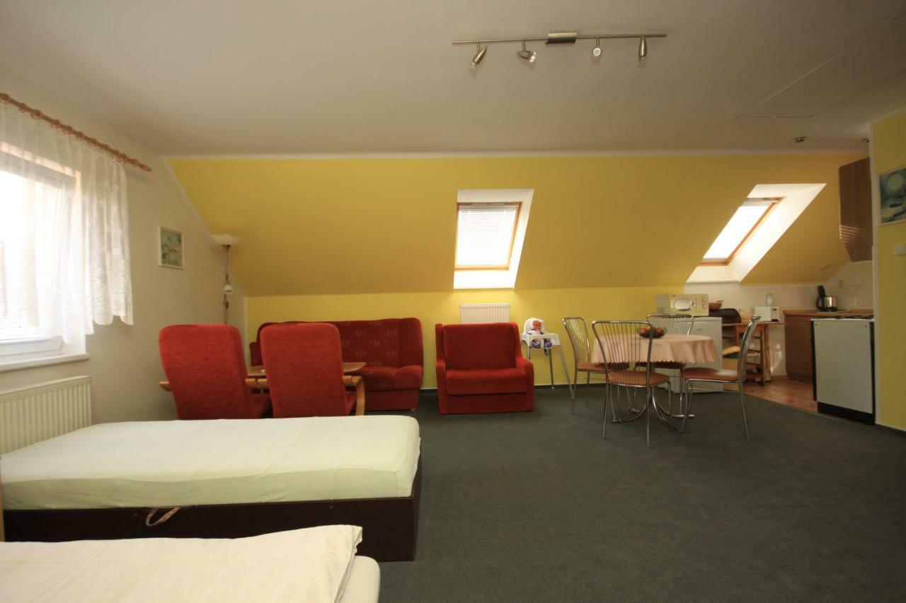 Apartman Pod Cernou Horou Rožnov pod Radhoštěm Eksteriør bilde